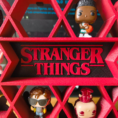 Expositor Stranger Things para figuras mini Funko de Kinder Joy