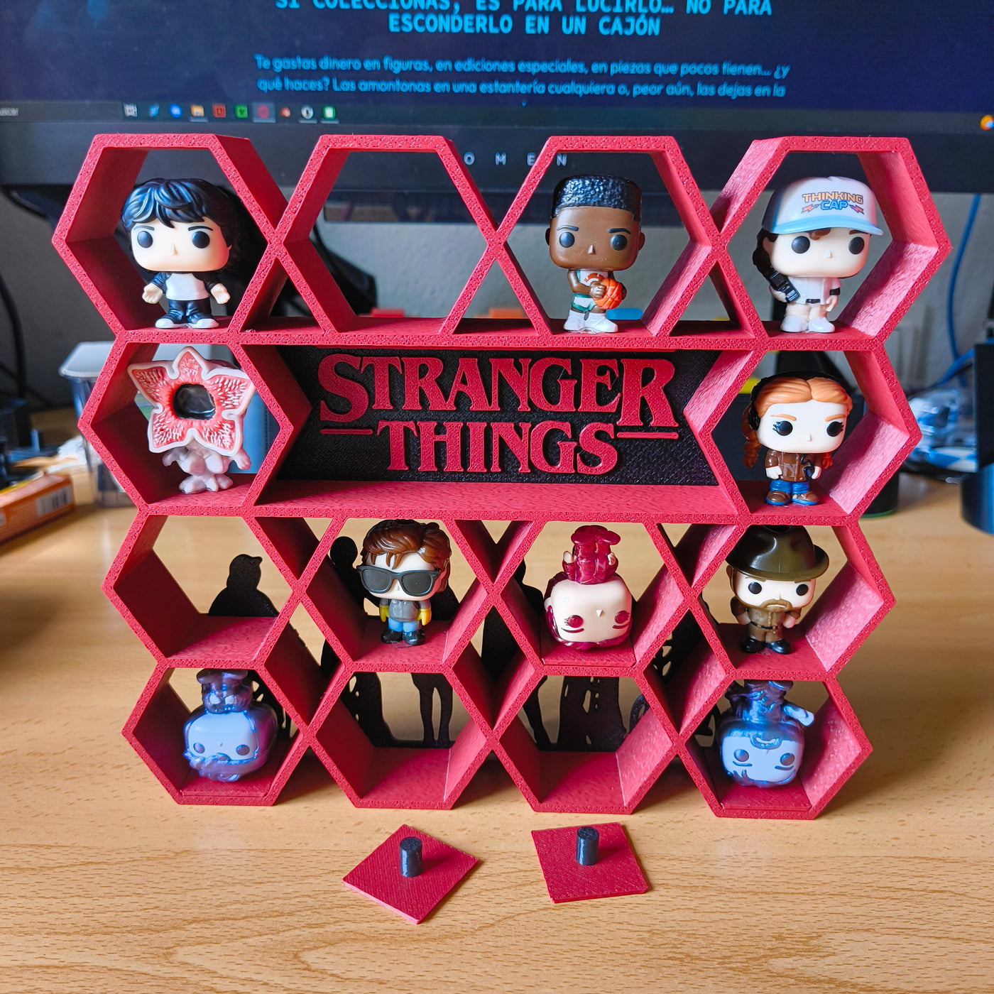 Expositor Stranger Things para figuras mini Funko de Kinder Joy