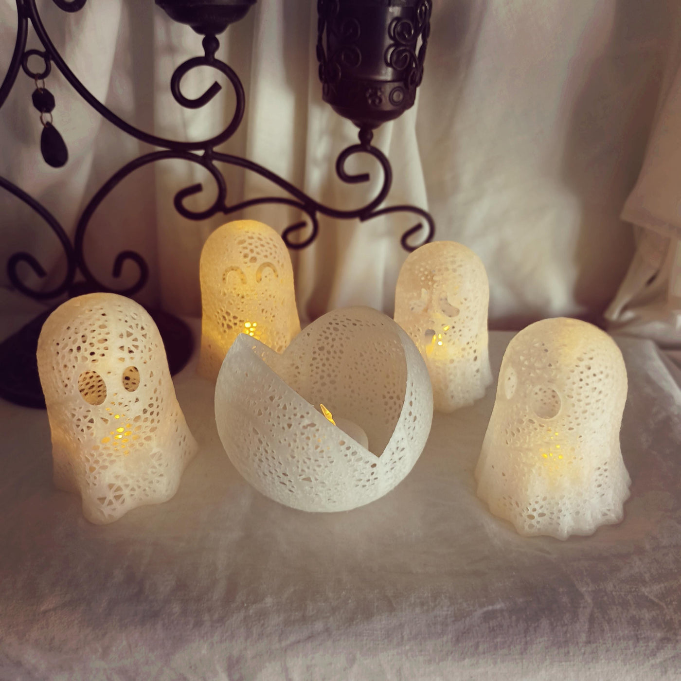 Pacman ritual lamps